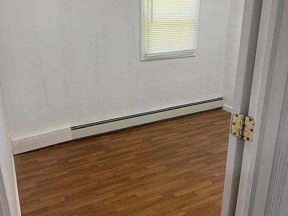 5th image of 34 Midland Avenue