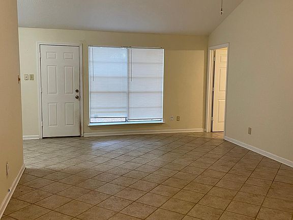 2nd image of 10822 Thorncliff Dr