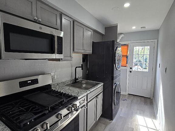 4th image of 5433 C St SE APT 1