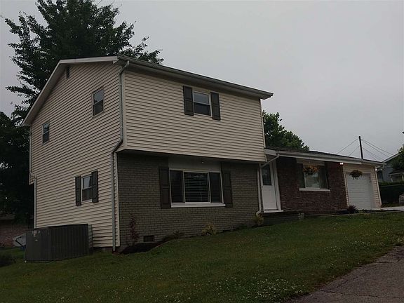 3rd image of 111 Mann St