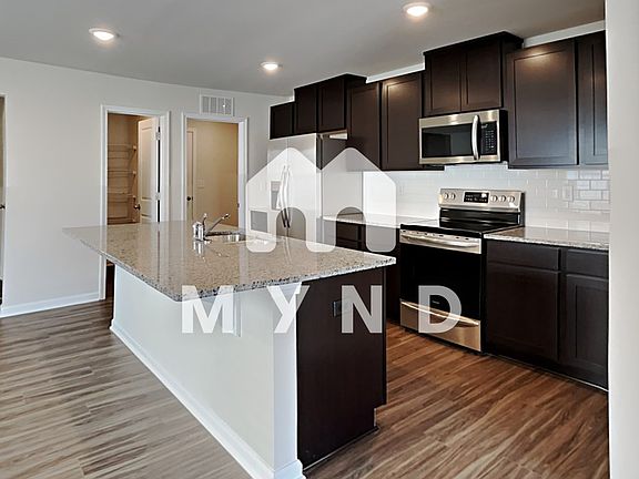 3rd image of 7224 Olive Coast St