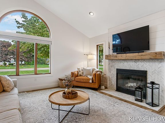 4th image of 15300 Meadows Dr
