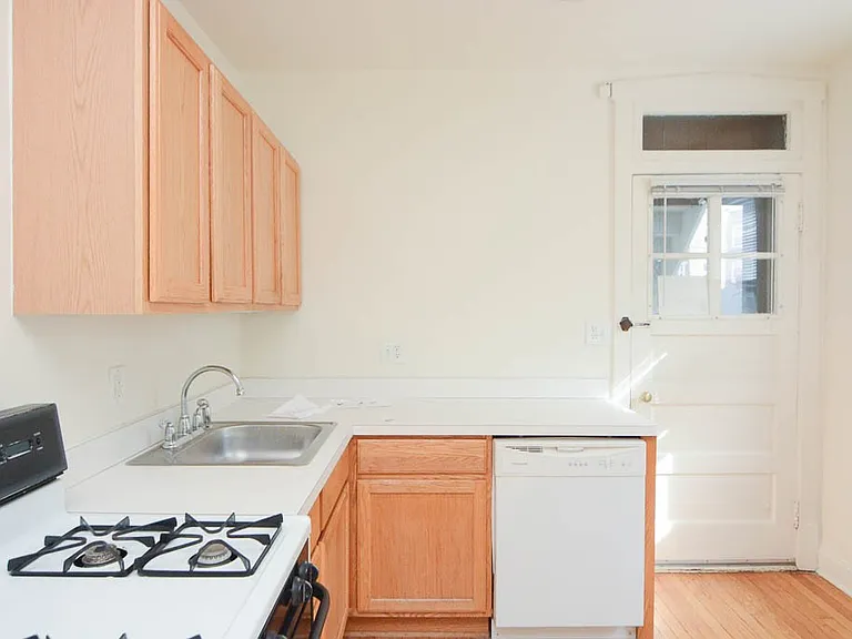 4309 N Francisco Ave #F2 — Photo 2
