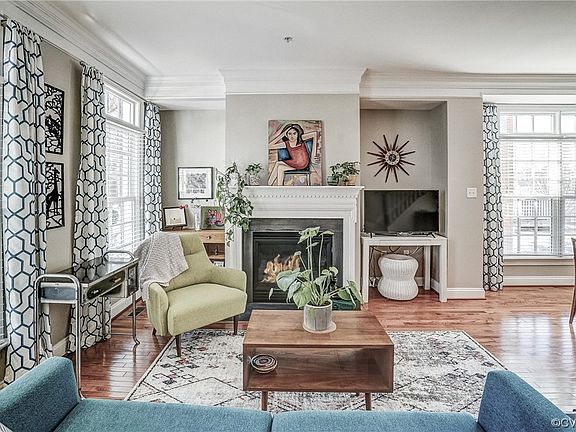 3rd image of 1210 Hyde Ln
