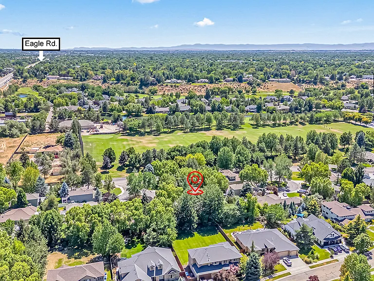 246 W Colchester Dr — Photo 55