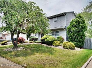 76 Briscoe Ter, Hazlet, NJ 07730
