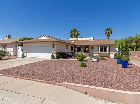 5881 N Moonbrook Rd, Tucson, AZ 85741