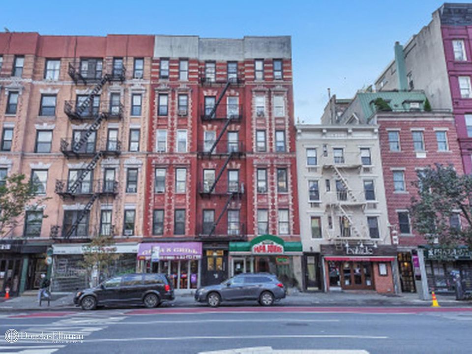 1st image of 210 1st Ave