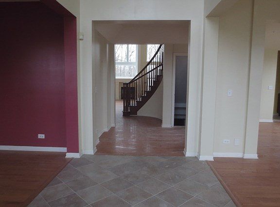 4th image of 5704 Red Oak Dr