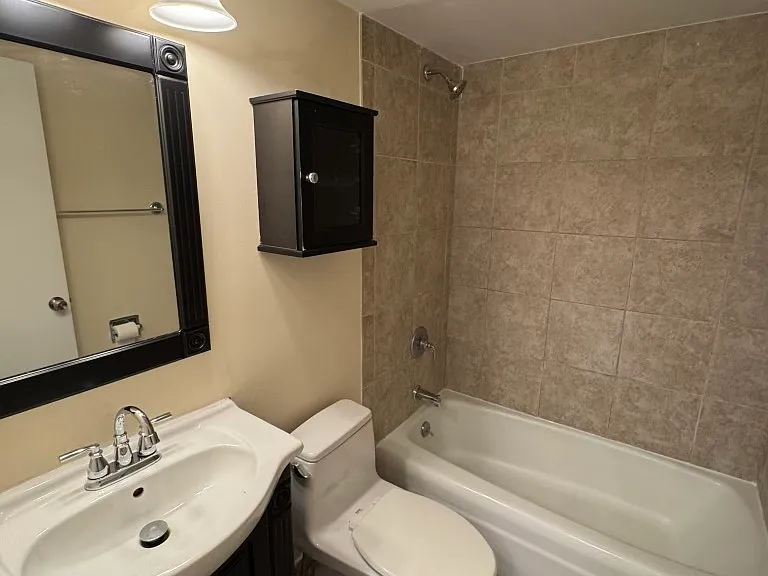 205 W Miner St #409 — Photo 6