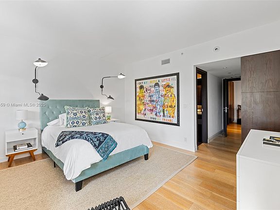 4th image of 19216 Fisher Island Dr #19216