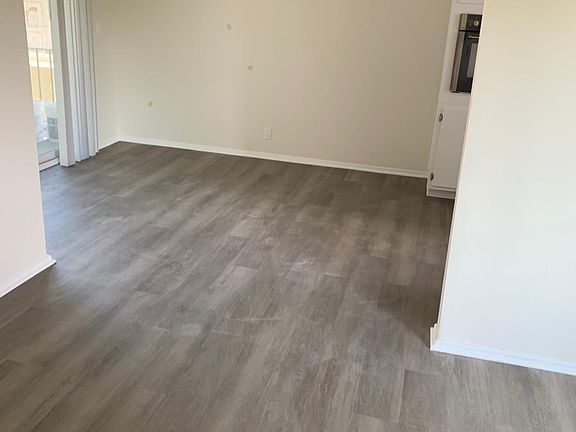 3rd image of 5000 Coldwater Canyon Ave APT 4