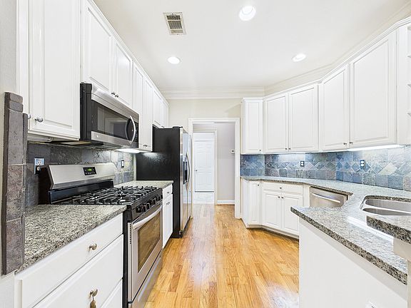 4th image of 4455 Turnberry Pl