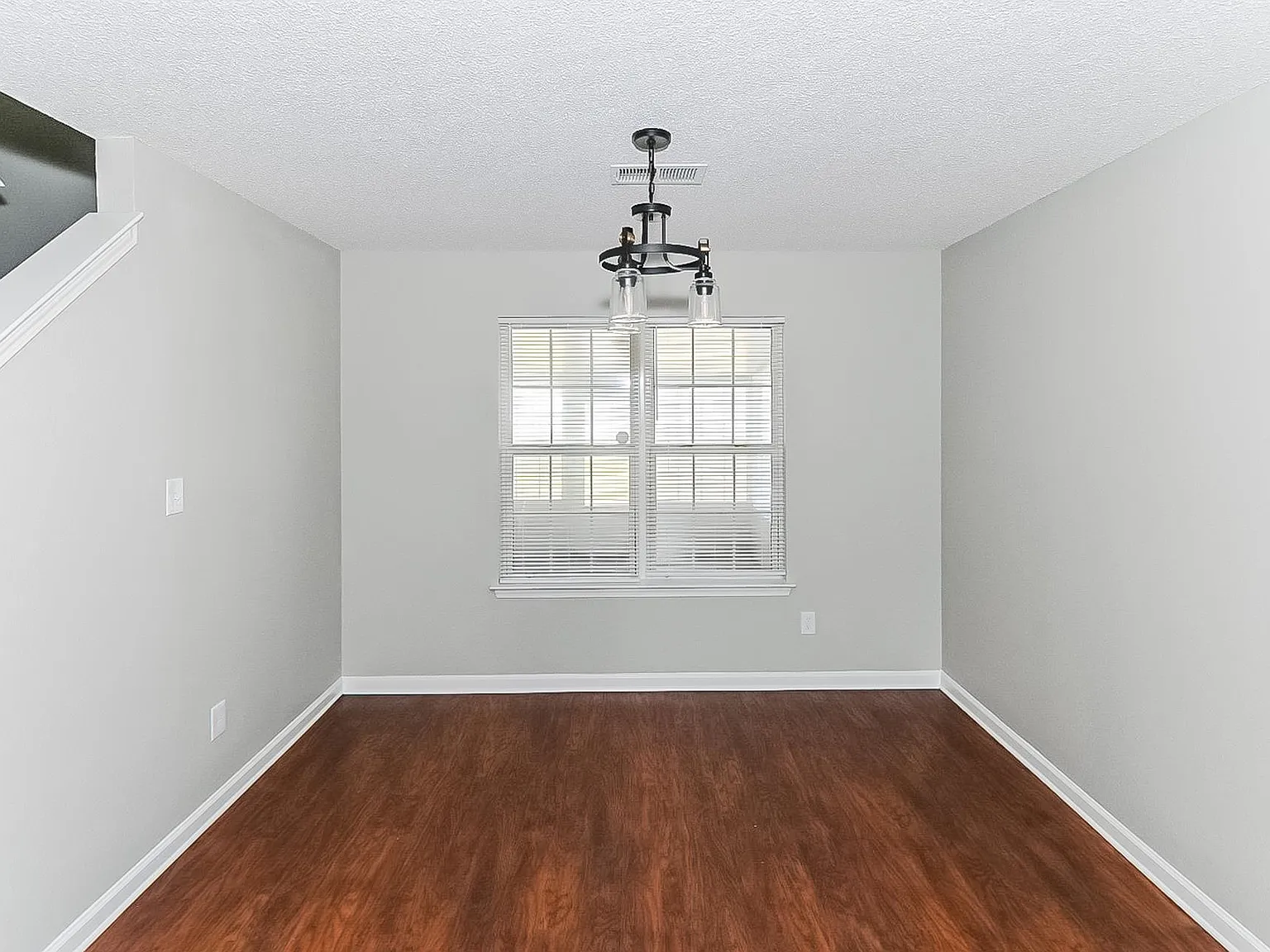 4 bed, 2.5 bath, 1967 sqft, $1,765 — Photo 4