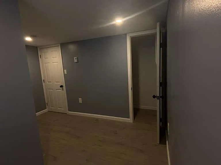 137 W Water St — Photo 32