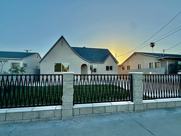5607 N Muscatel Ave #A — Photo 1
