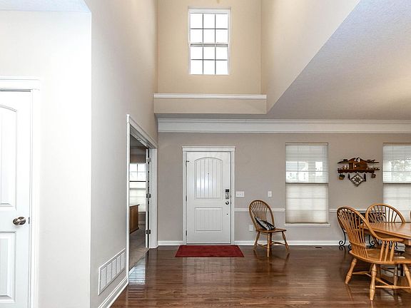 4th image of 159 Balsam Dr