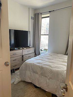 5th image of 253 Broadway #1618