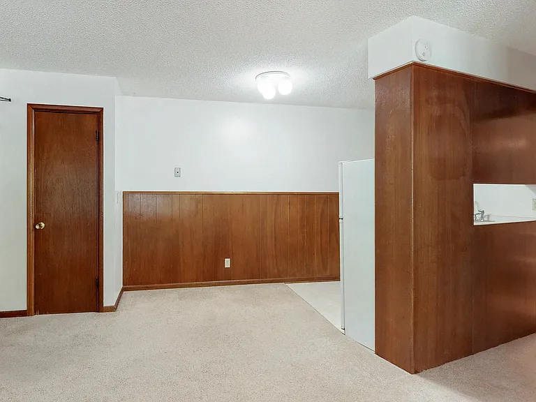 Plaza Manor — Photo 43
