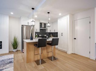451 E Arlington Dr SE, Calgary, AB T2H 1S4