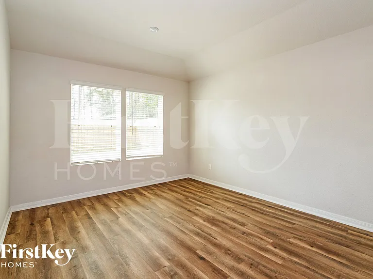 17644 Cedar Crest Dr — Photo 7