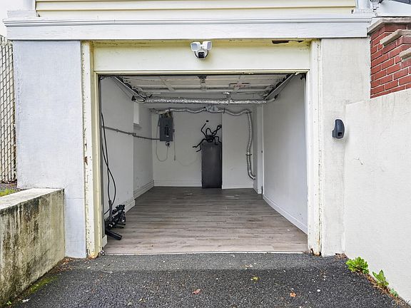 4th image of 99 N Kensico Avenue