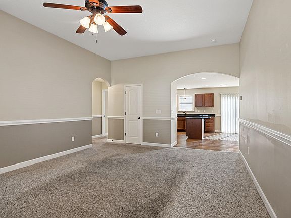 5th image of 146 Stockbridge Dr