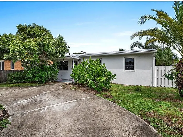 727 Bunker Rd — Photo 1