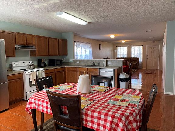 3rd image of 8120 Macgregor Dr