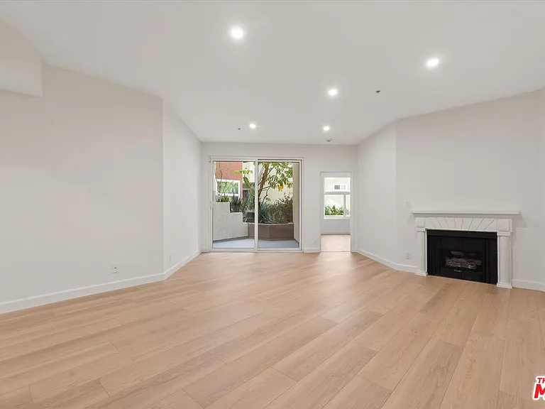 620 S Gramercy Pl #122 — Photo 5