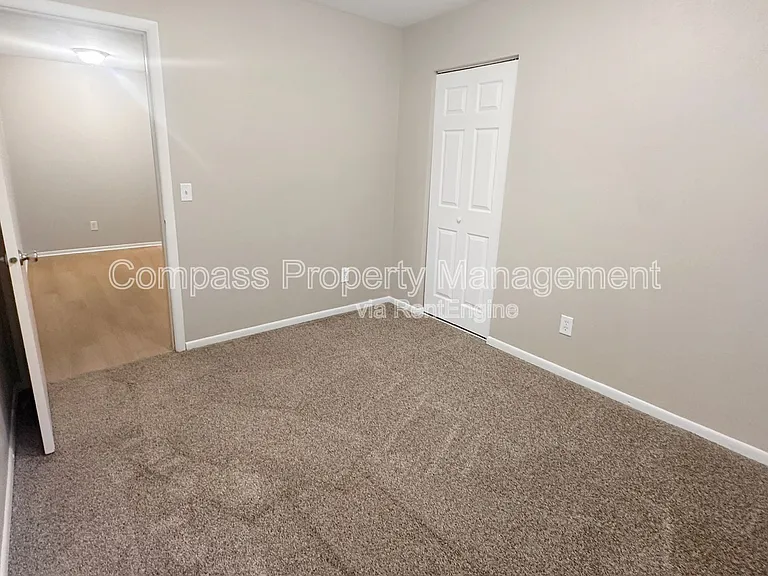 Lakewood Apartments — Photo 25