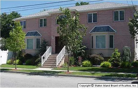 324 Craig Ave photo 1
