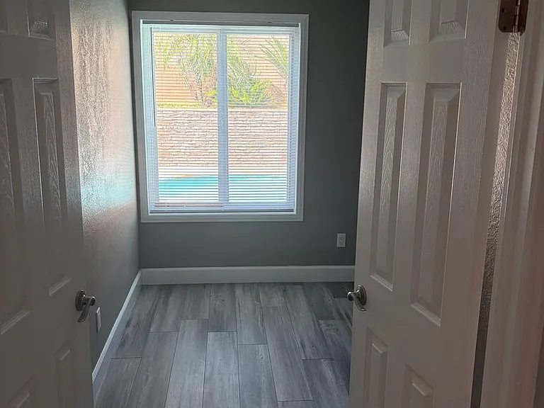 1118 Zircon St — Photo 28