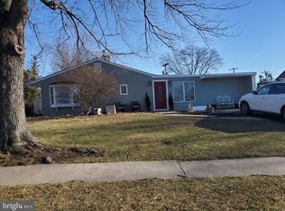 100 Lakeside Dr, Levittown, PA 19054
