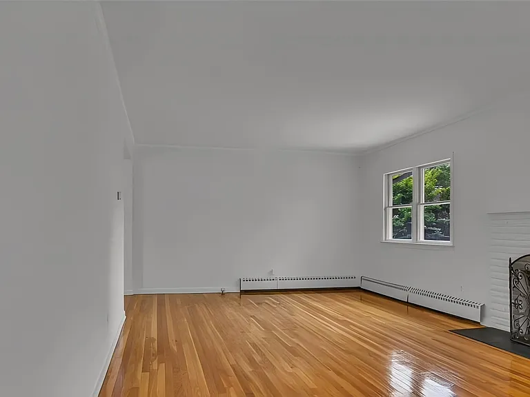 136 Lee Rd — Photo 11