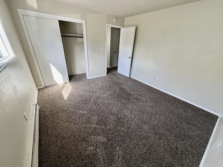 821 N Hoyt St #4 — Photo 6