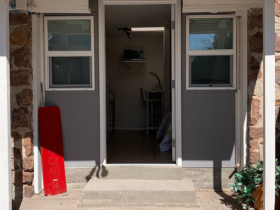 1st image of 4505 Pershing Dr #3