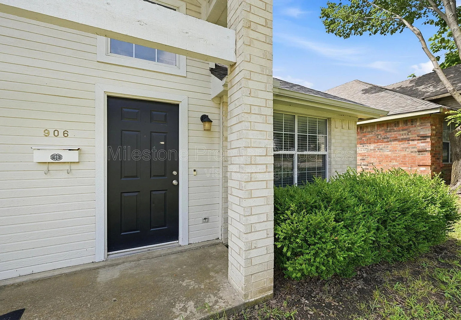 3 bed, 2.0 bath, 1216 sqft, $1,350 — Photo 4