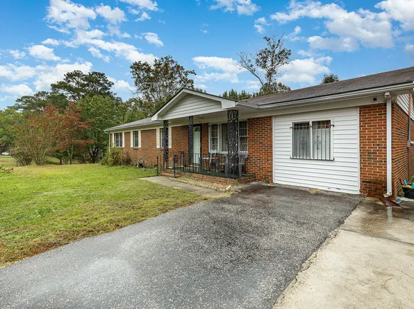 836 Lakecrest Dr, Fayetteville, NC 28301