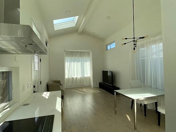 5th image of 988 Trifone Dr Unit 2