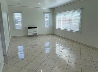 323 W 17th St, Long Beach, CA 90813