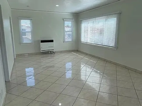 323 W 17th St, Long Beach, CA 90813