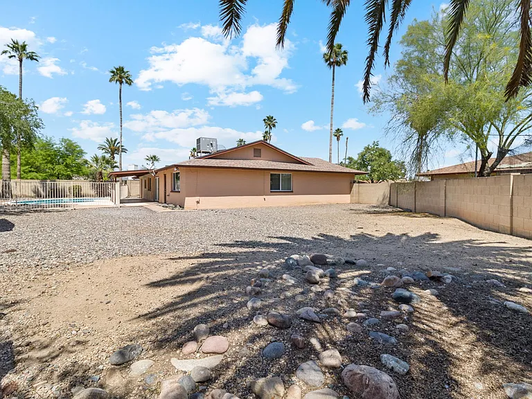 3039 W Glenn Dr — Photo 25