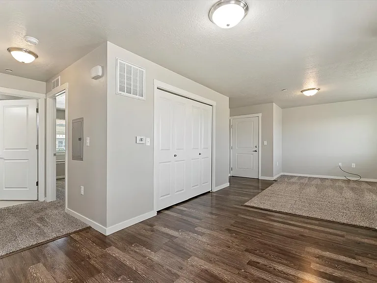 WhistleStop Apartments — Photo 17