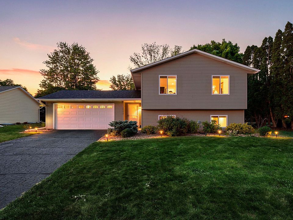 1st image of 10517 Aquila Ave S
