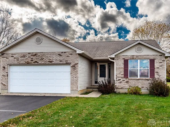 8822 Fawn Trl, Blanchester, OH 45107