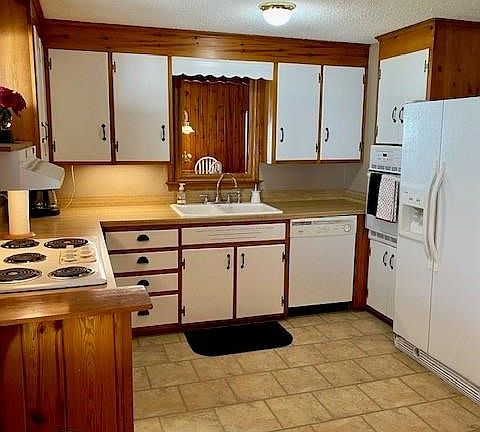 5th image of 397 McNaughton Ave