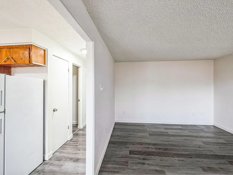 Chestnut Apartments — Photo 12