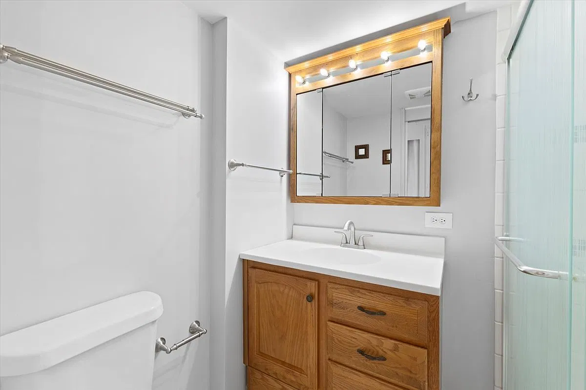 2 bed, 730 sqft, $1,600 — Photo 4