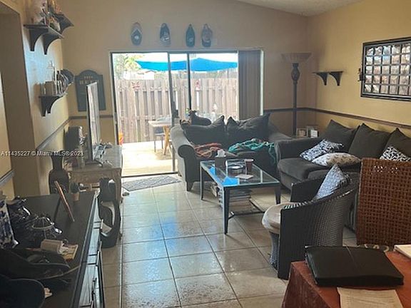 4th image of 11122 SW 132nd Ct #7-1